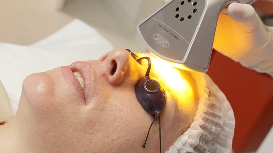 Dra. Renata Deschamps - Dentista, Ortodontia, Invisalign, aparelhos invisíveis, Laserterapia - Plástica Biofotônica Facial