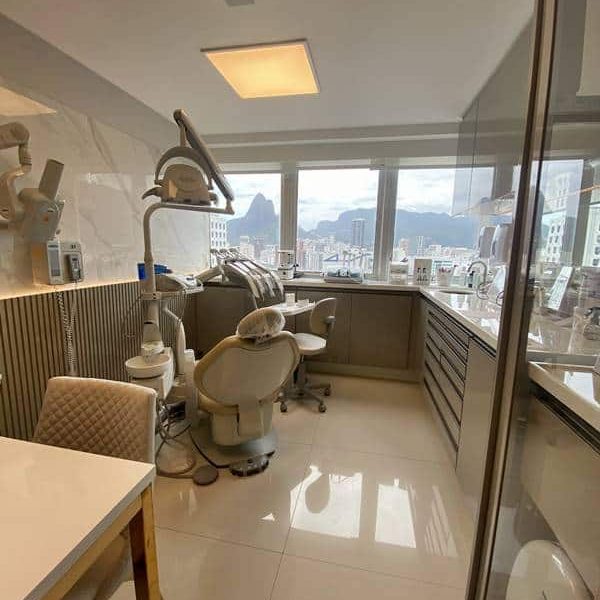 Dra. Renata Deschamps - Harmonização Facial Avançada - invisalign Top Doctor. Atendimentos em Ipanema Rio de Janeiro.