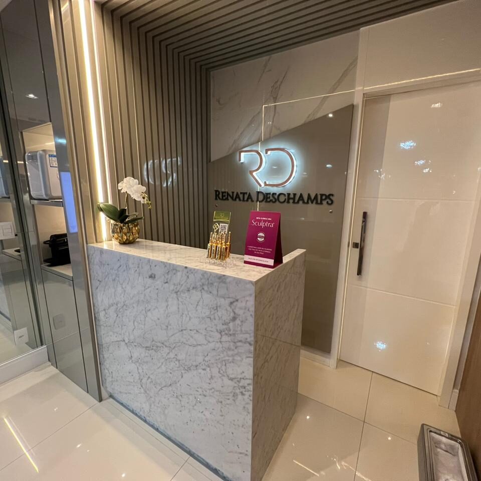 Dra. Renata Deschamps - Harmonização Facial Avançada - invisalign Top Doctor. Atendimentos em Ipanema Rio de Janeiro.