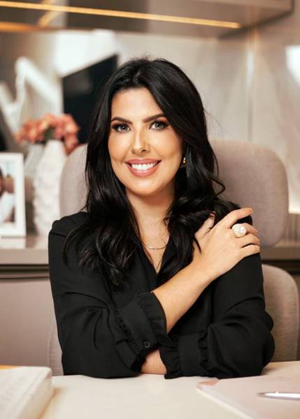 Dra. Renata Deschamps - Harmonização Facial Avançada - invisalign Top Doctor. Atendimentos em Ipanema Rio de Janeiro.
